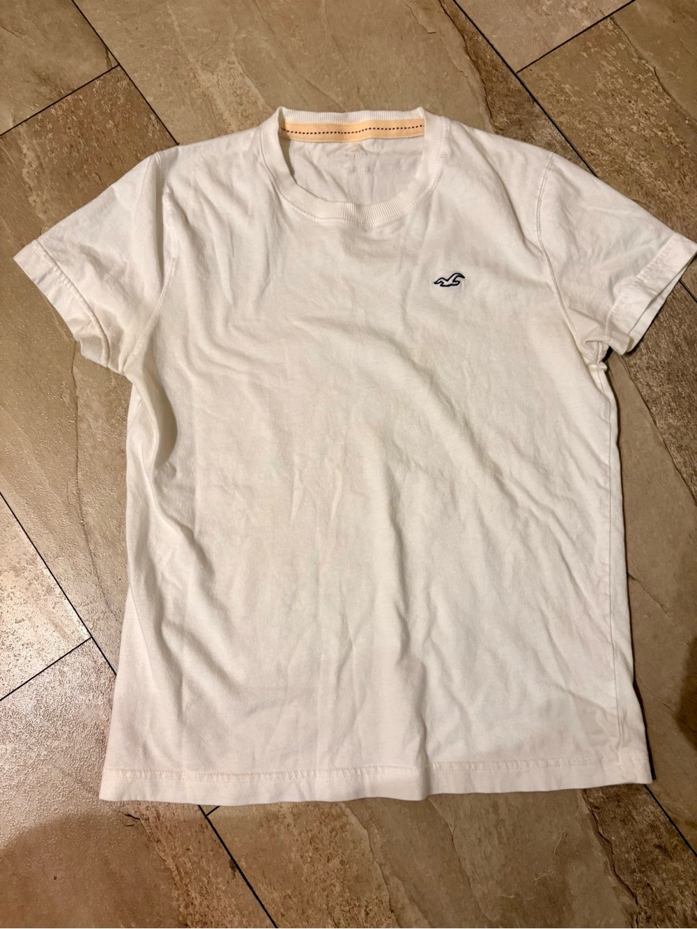 Hollister Men's White Crew Neck Tee with Small Navy Logo